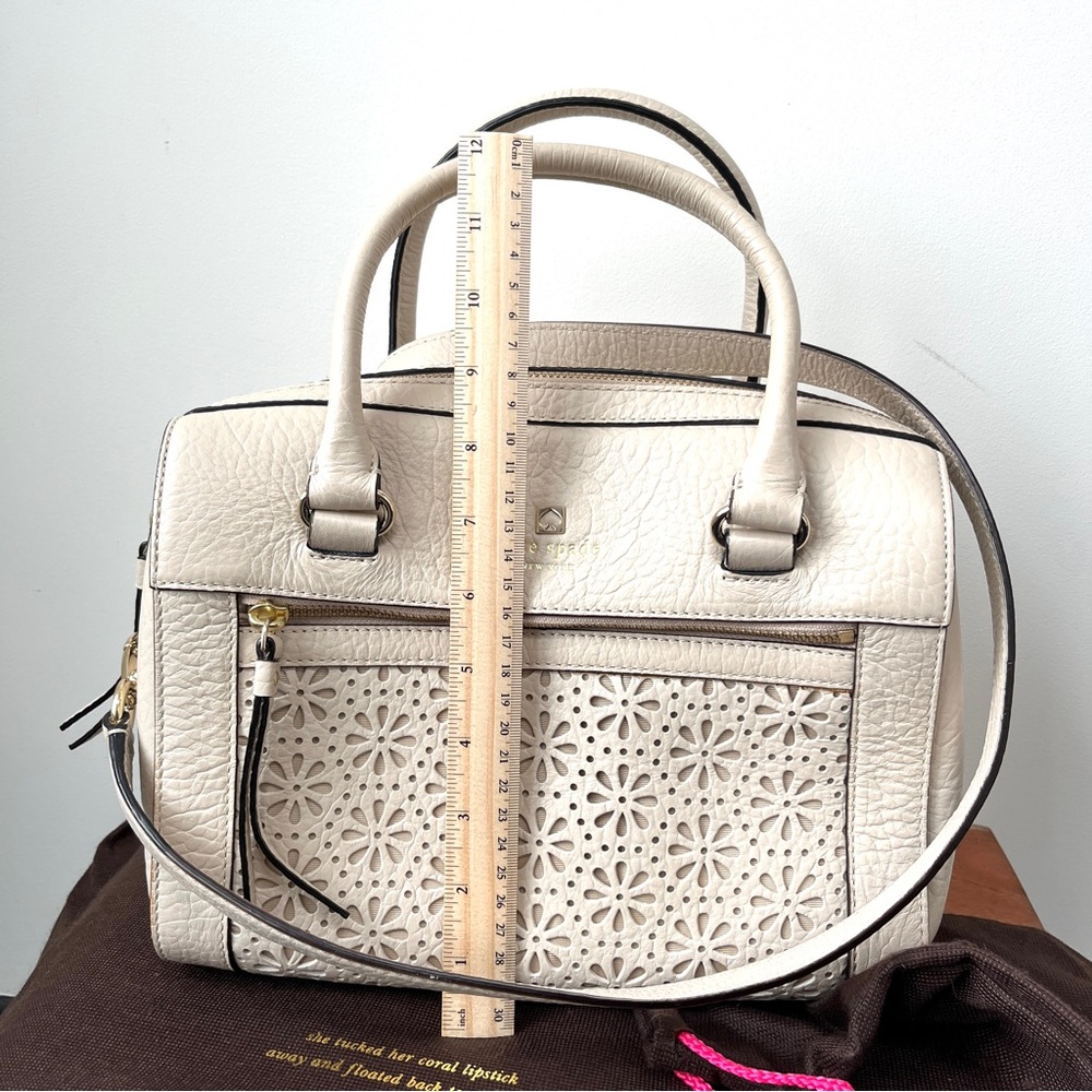 Kate Spade ♠️ Perri Lane bubbles leather Delaney purse in a natural white color. - Picture 7 of 16